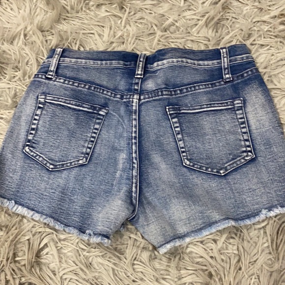 Heart and Soul distressed jean shorts - Picture 2 of 2